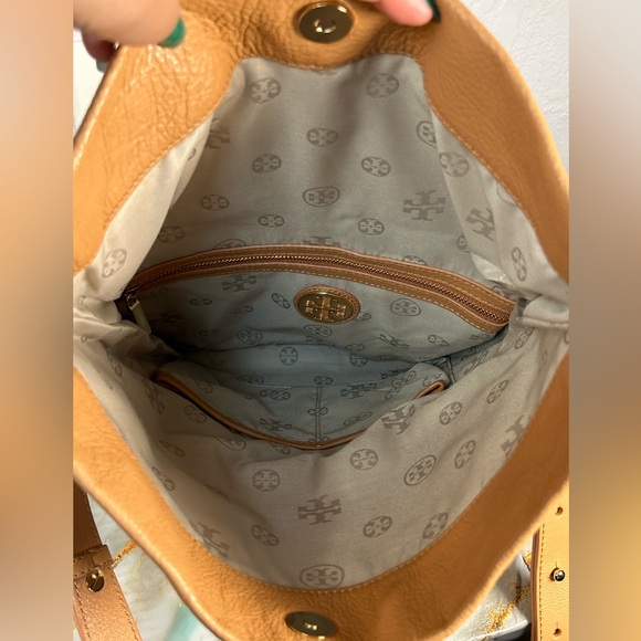 Tory Burch Leather Signature Shoulder/Crossbody Bag 🤩✨ - Picture 7 of 17